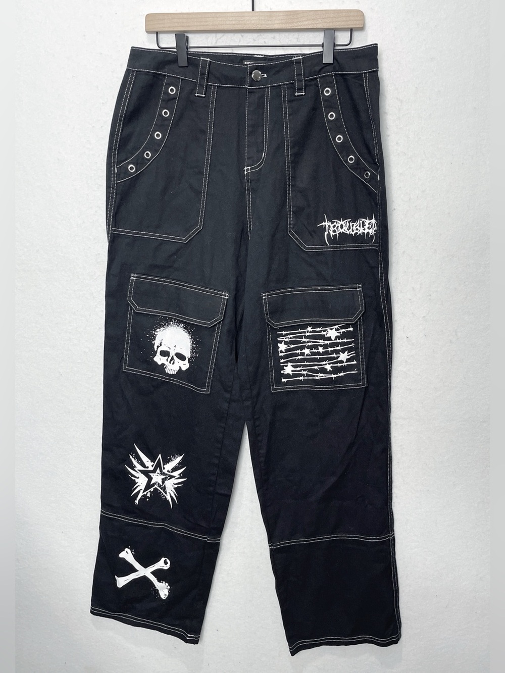 Hot Topic Black Punk Icons Wide Leg Cargo Pants Size 9 Emo Punk Goth Metal Skull - Picture 3 of 8
